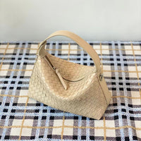 Novel Shoulder Bag Fashion Messenger Bag